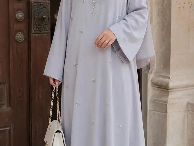 مانتو فروشی است