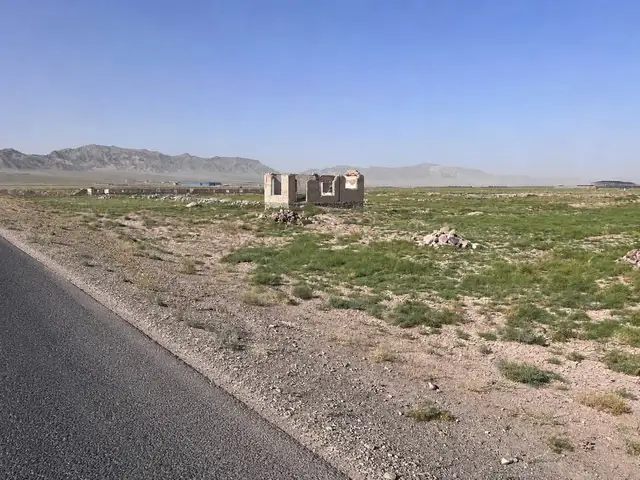 زمین فروشی