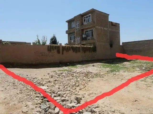 زمین فروشی